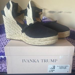 Chunky wedges with ankle tie